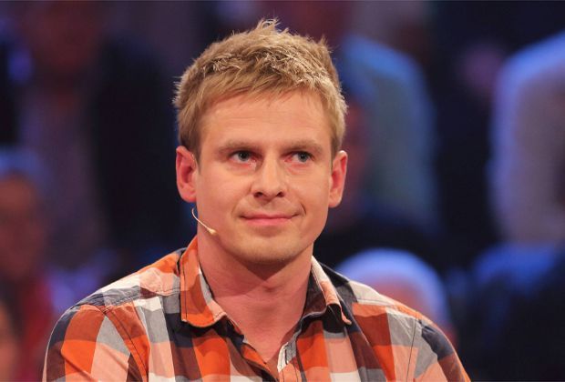 
                <strong>Tobias Rau</strong><br>
                Vor zehn Jahren ein Shootingstar in der Bundesliga: 2003 wechselte Rau von Wolfsburg zu Bayern München. Im selben Jahr gibt er sein Nationalmannschaftsdebüt. Seine Karriere beendet er mit 27 Jahren, um Sportlehrer zu werden.
              