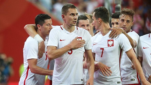 
                <strong>Platz 10: Polen</strong><br>
                Platz 10: Polen - 77,74 Kilogramm.
              