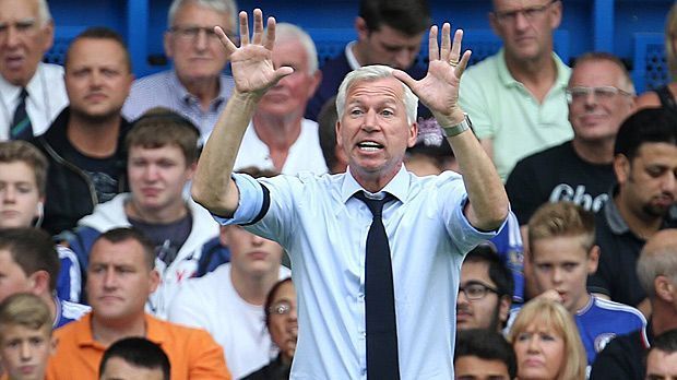
                <strong>Platz 10: Alan Pardew (Crystal Palace)</strong><br>
                Platz 10: Alan Pardew (Crystal Palace). Der frühere Mittelfeldspieler ist seit Anfang des Jahres für die Süd-Londoner verantwortlich. Die vergangene Saison beenden die "Eagles" auf Platz zehn, nun schnuppern sie als Tabellenvierter nach acht Partien sogar am Europapokal. Pardew ist sein Jahresgehalt von zwei Millionen Euro also wert.
              