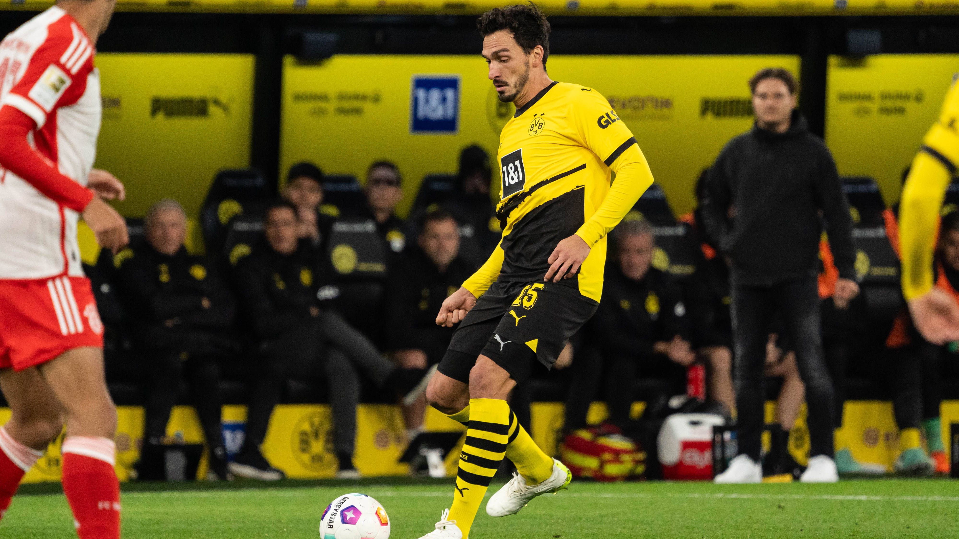 <strong>Mats Hummels<br></strong>Gegen seinen Ex-Klub erlebt Mats Hummels einen bitteren Tag. Vor dem 0:1 springt der Innenverteidiger unter dem Sane-Eckball hindurch, vor dem zweiten Gegentreffer lässt ihn Sane im Sprint ganz einfach stehen. Danach fällt der Routinier nach einer Stunde noch mal negativ auf, als er für ein hartes Einsteigen gegen Kane folgerichtig Gelb sieht. <strong><em>ran</em>-Note: 5</strong>