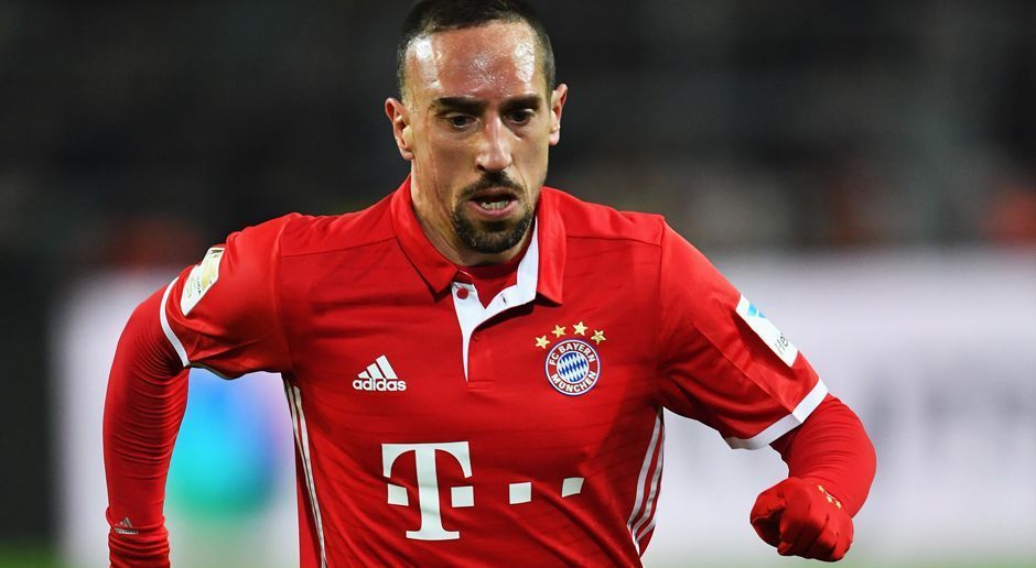 
                <strong>Franck Ribery</strong><br>
                Franck Ribery: Das Zusammenspiel auf der linken Seite mit Bernat will anfangs nicht so recht funktionieren. Während Bernat viele Ballaktionen hat, weicht Ribery immer wieder in die Mitte aus, ist dort aber komplett wirkungslos. In der zweiten Hälfte wird es besser. Mit einem schönen Pass leitet Ribery das zwischenzeitliche 2:2 ein. ran-Note: 3-
              