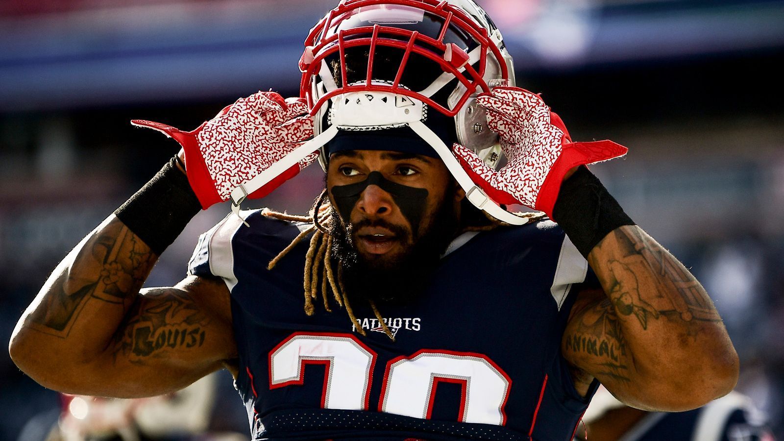 
                <strong>Brandon Bolden (New England Patriots)</strong><br>
                Bolden ist einige Tage jünger als Murray, er kam am 26. Januar 1990 auf die Welt. Der 30 Jahre alte Running Back wurde 2012 nicht gedraftet, aber als Free Agent von den Patriots unter Vertrag genommen. In der Saison 2018 spielte Bolden für die Miami Dolphins, davor und danach für die Patriots. Er bringt es auf 1.071 Rushing und 497 Receiving Yards in seiner Karriere, bei 15 Touchdowns. Zweimal gewann er mit den Pats den Super Bowl.
              