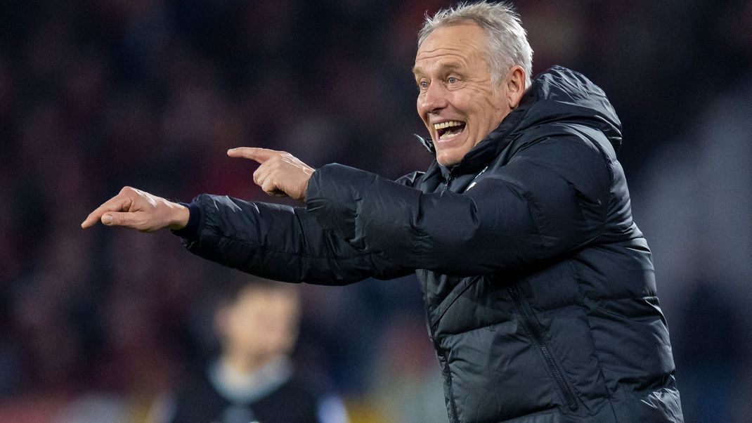 Freiburgs Trainer Streich kritisiert die deutsche Defensive beim WM-Aus.