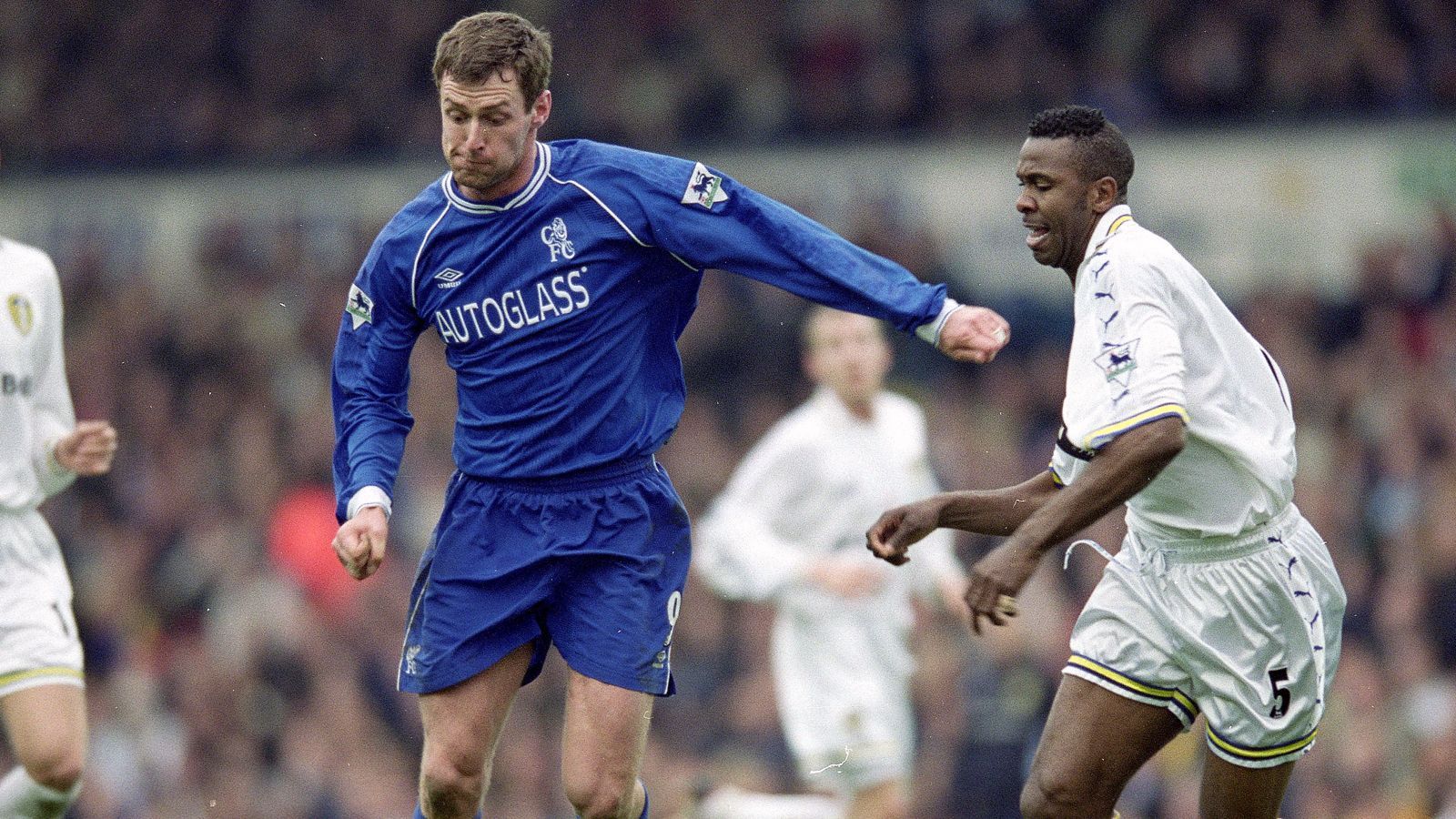 
                <strong>Platz 37 - Chris Sutton (FC Chelsea)</strong><br>
                &#x2022; Ablösesumme: 95 Millionen Euro<br>&#x2022; Wechsel von den Blackburn Rovers zum FC Chelsea (1999)<br>
              