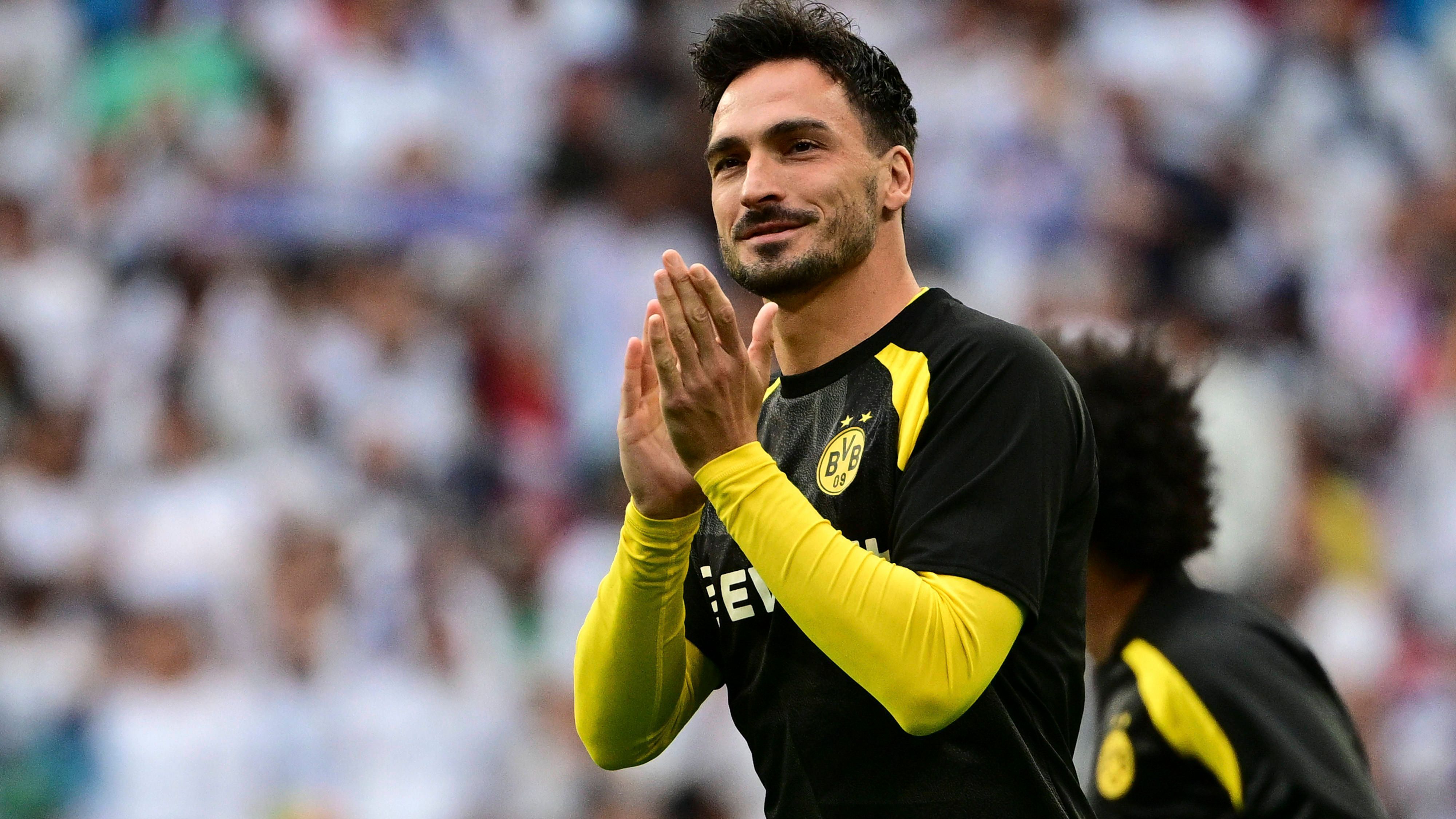 <strong>Mats Hummels (Borussia Dortmund)</strong><br>Hat Mats Hummels bald einen neuen Verein? Wie es aussieht, befinden sich die Verhandlungen mit seinem neuen Verein auf der Zielgeraden. Und offenbar ist der Abwehrspieler reif für die Insel: Wie "Sport1" berichtet, könnte Hummels bald auf Mallorca spielen, weil der dortige RCD das Angebot für ihn nachbessert.