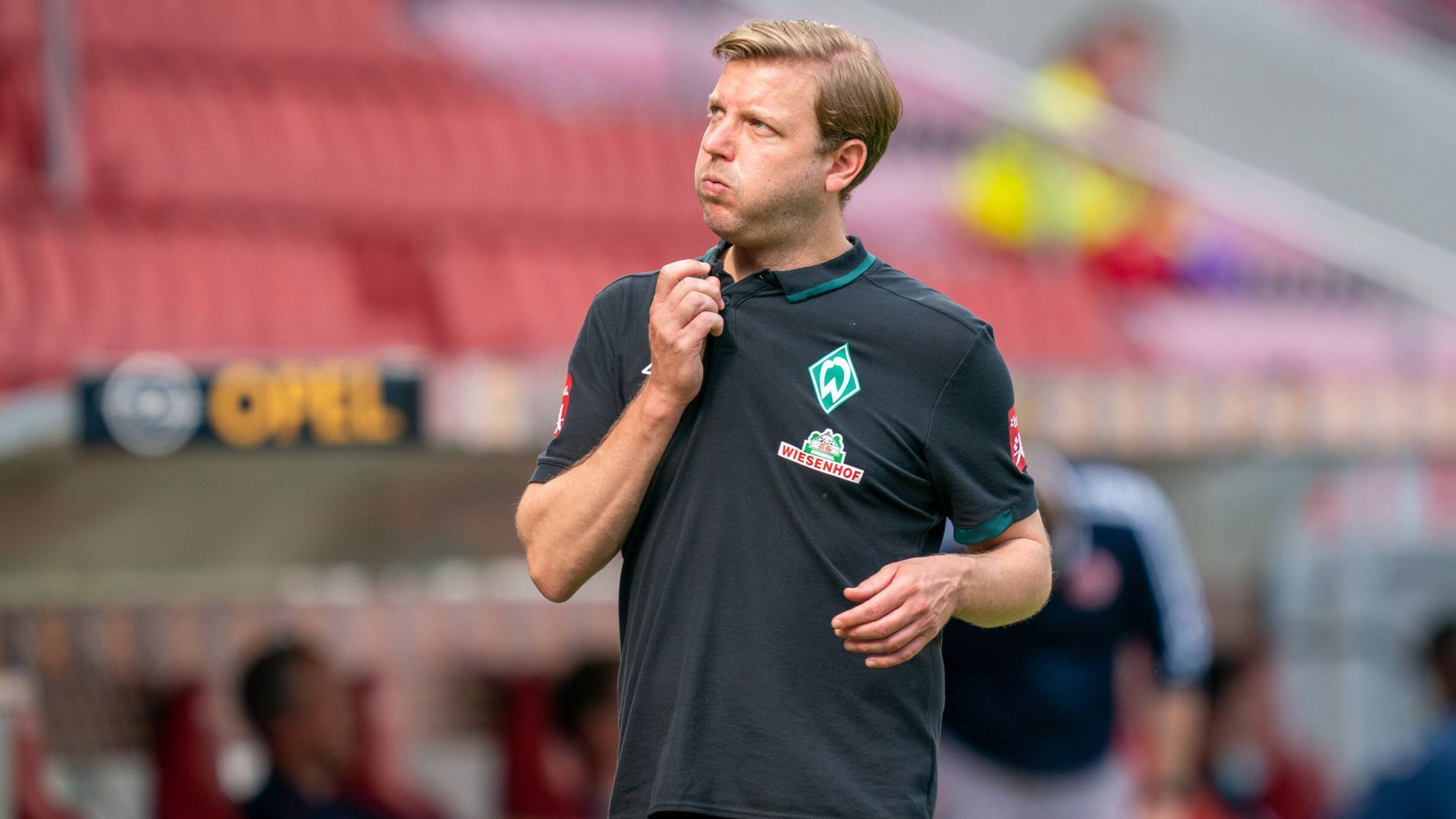 
                <strong>Florian Kohfeldt (SV Werder Bremen)</strong><br>
                "Ich habe leider zehn Kilo zu viel, um selbst auf den Platz zu gehen"(Werder-Trainer Florian Kohfeldt auf die Frage, wie schwer es ist, während der Partie Einfluss auf die Mannschaft zu nehmen, nachdem Werder am 25. Spieltag eine 2:0-Führung beim 2:2 auswärts gegen Hertha BSC verspielt hatte)
              