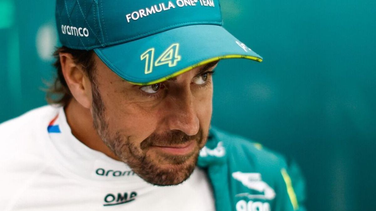 Formel-1-Fahrer Fernando Alonso in der Saison 2024 in der Box von Aston Martin