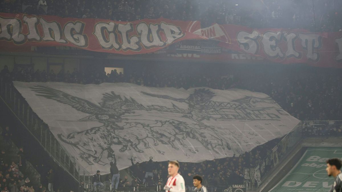 Der Gästeblock mit Frankfurt-Fans
