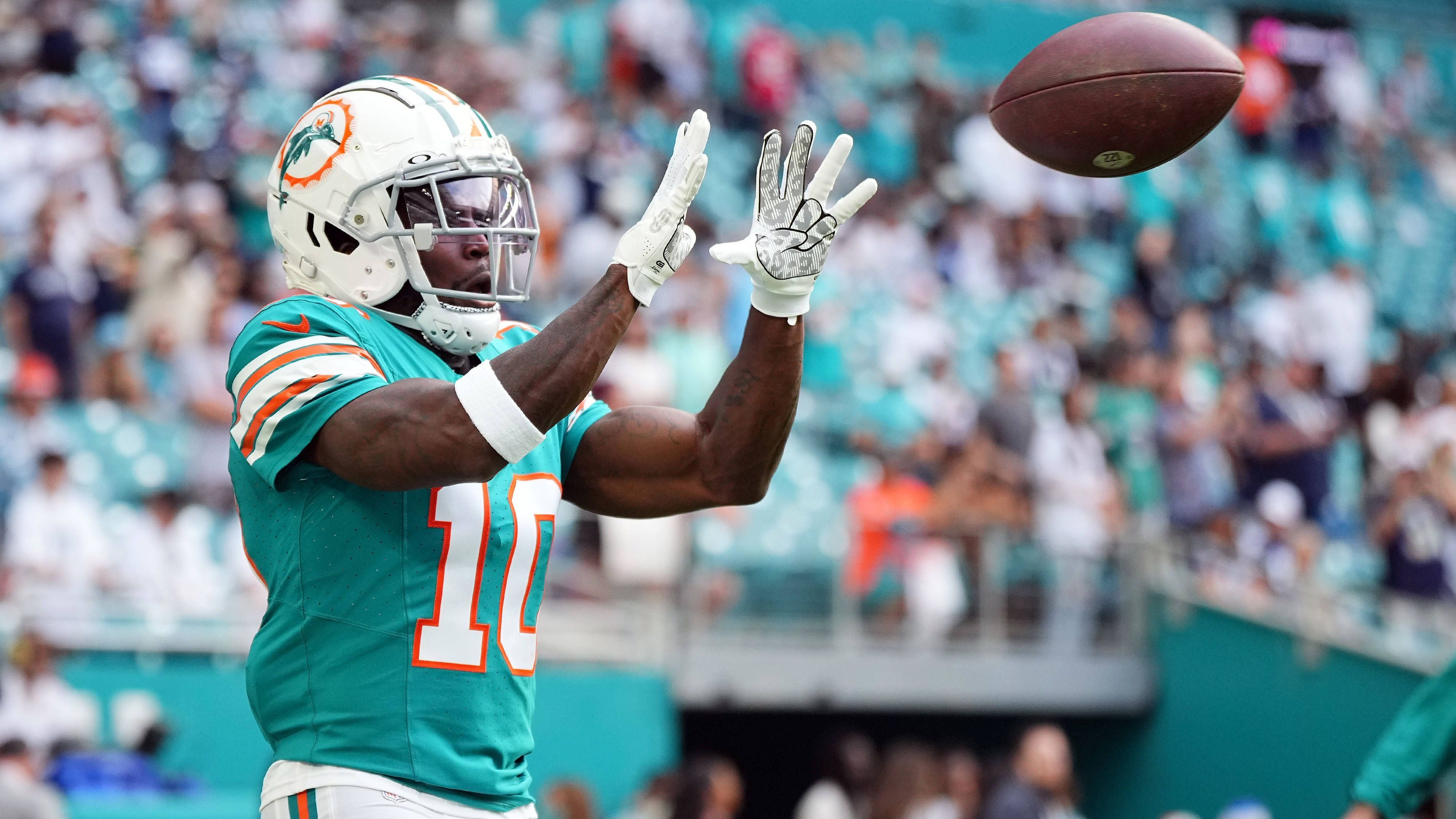 <strong>AFC: Wide Receiver</strong><br>Starter: Tyreek Hill (Miami Dolphins)<br>Backup: Ja'Marr Chase (Cincinnati Bengals)