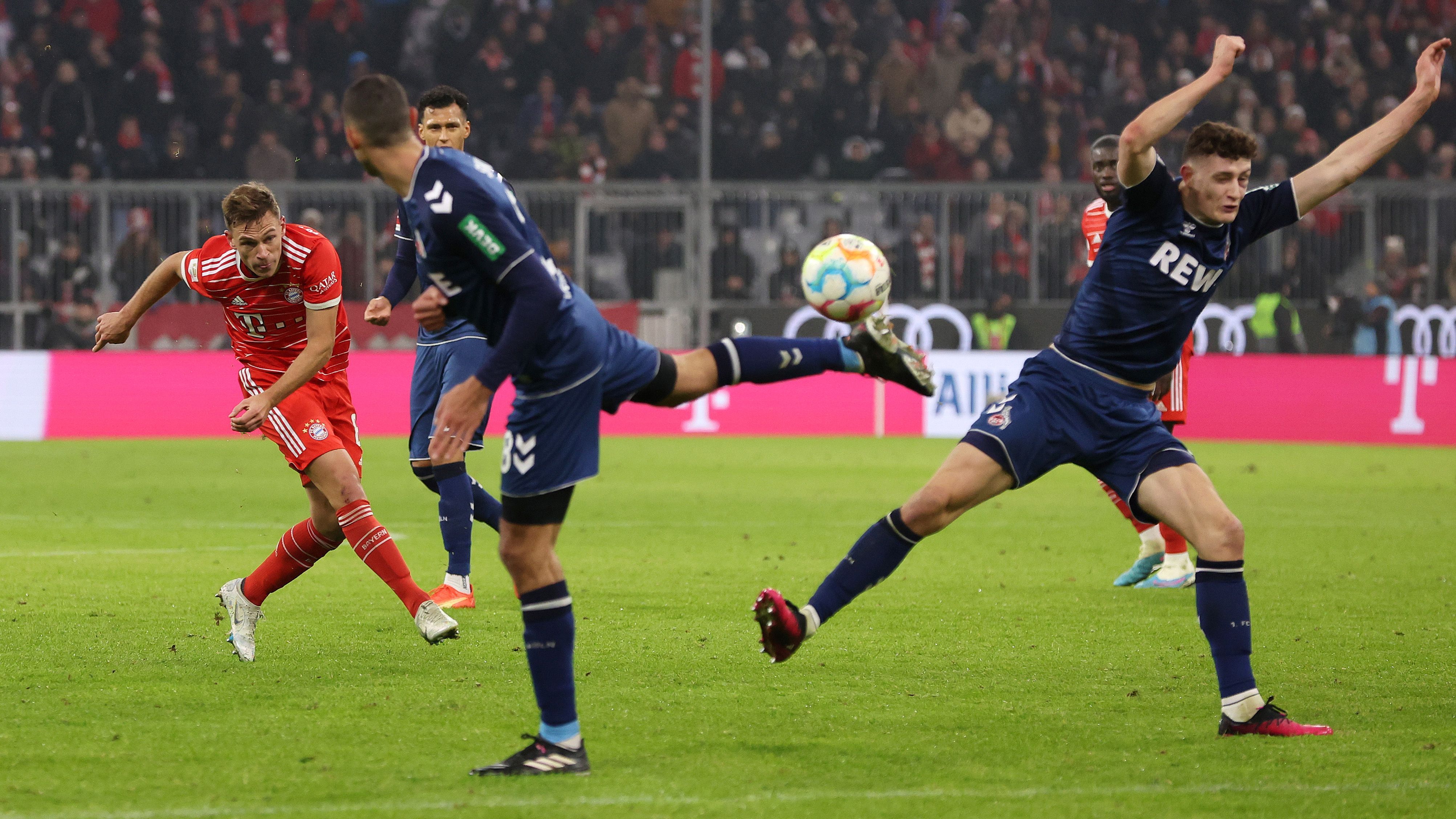 
                <strong>FC Bayern München vs. 1. FC Köln: Alle Spieler in der Einzelkritik</strong><br>
                Fehlstart für den FC Bayern in der Bundesliga: Im zweiten Spiel nach der WM-Pause kommt der deutsche Meister nach dem Remis zum Auftakt in Leipzig auch gegen den 1. FC Köln nicht über ein 1:1 hinaus. Die beiden Teams in der ran-Einzelkritik.
              