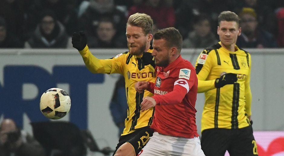 
                <strong>Andre Schürrle</strong><br>
                Andre Schürrle: Nach seinem Einsatz als Stürmer in Bremen, kehrt Schürrle gegen seinen Ex-Klub auf den Flügel zurück - macht aber da weiter, wo er vergangene Woche aufgehört hat und bereitet direkt das 1:0 durch Reus in der dritten Spielminute vor. Hat selbst in der 61. Minute die Möglichkeit, für Dortmund zu erhöhen. Sein Schuss verfehlt aber knapp das Tor. ran-Note: 3
              