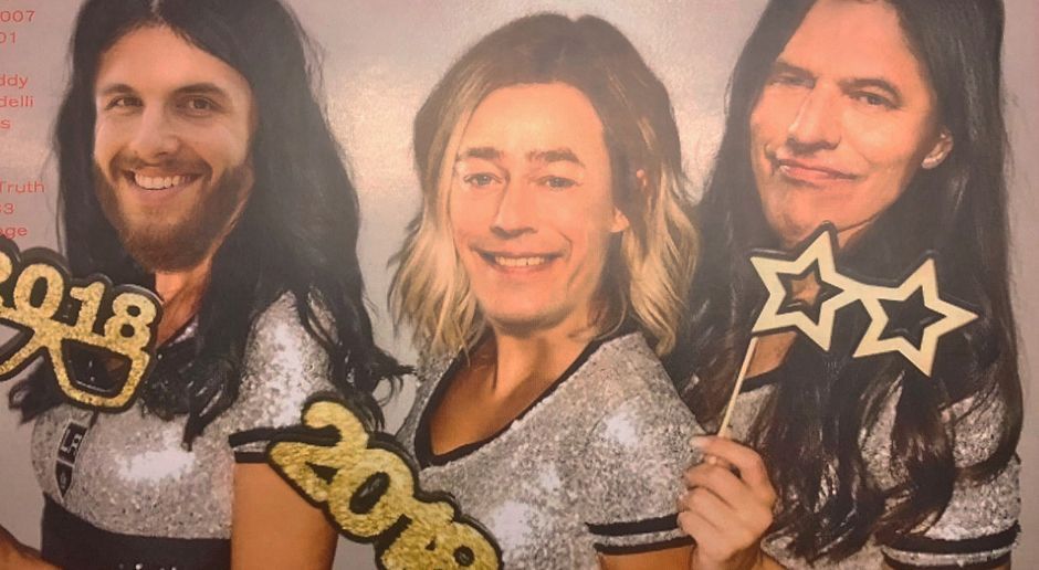 
                <strong>Jan Steckers Cheerleader-Kalender 2018</strong><br>
                Die #ranNFL-Comminity hält an der Tradition fest und lässt uns auch im dritten Jahr "Jan Steckers Cheerleader-Kalender" zukommen - grandios! Wir zeigen die Bilder aller Monate und die Twitter-Namen der Macher!
              