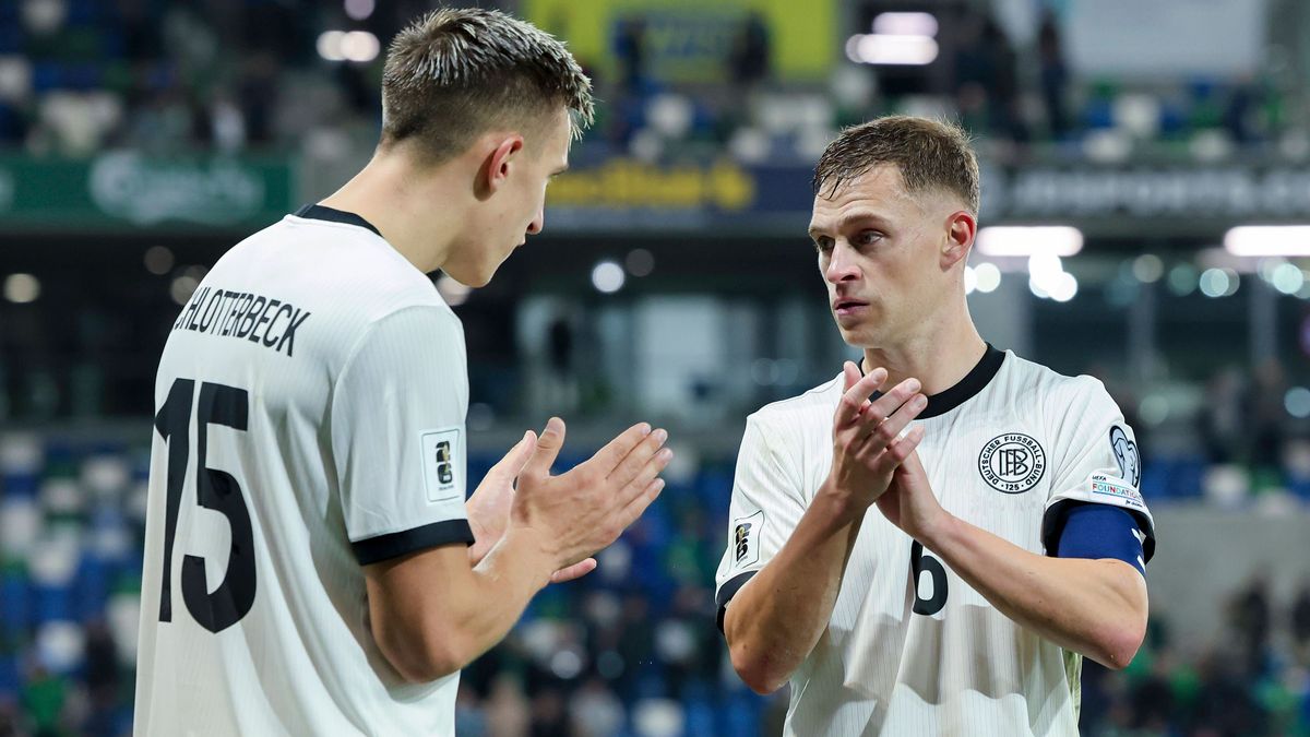 Nico Schlotterbeck (Germany) und Joshua Kimmich (Germany) jubeln, FIFA World Cup, WM, Weltmeisterschaft, Fussball 2026 Qualifier, Northern Ireland v Germany, Windsor Park am 13. October 2025 in Bel...