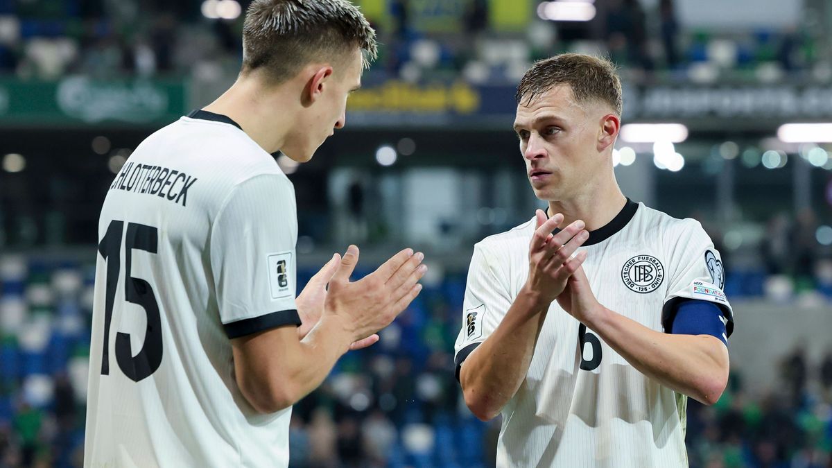 Nico Schlotterbeck (Germany) und Joshua Kimmich (Germany) jubeln, FIFA World Cup, WM, Weltmeisterschaft, Fussball 2026 Qualifier, Northern Ireland v Germany, Windsor Park am 13. October 2025 in Bel...