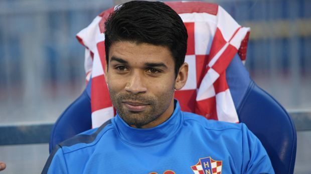 
                <strong>Eduardo</strong><br>
                Es ist schon einige Zeit her, dass Eduardo bei Dinamo Zagreb unter Vertrag stand. Nachdem der Angreifer die Jugendabteilungen durchlaufen hat, wechselt der gebürtige Brasilianer zu den Profis. Dort wird der FC Arsenal 2007 auf ihn aufmerksam und verpflichtet den kroatischen Nationalspieler. Aktuell spielt Eduardo bei Shakhtar Donezk. 
              