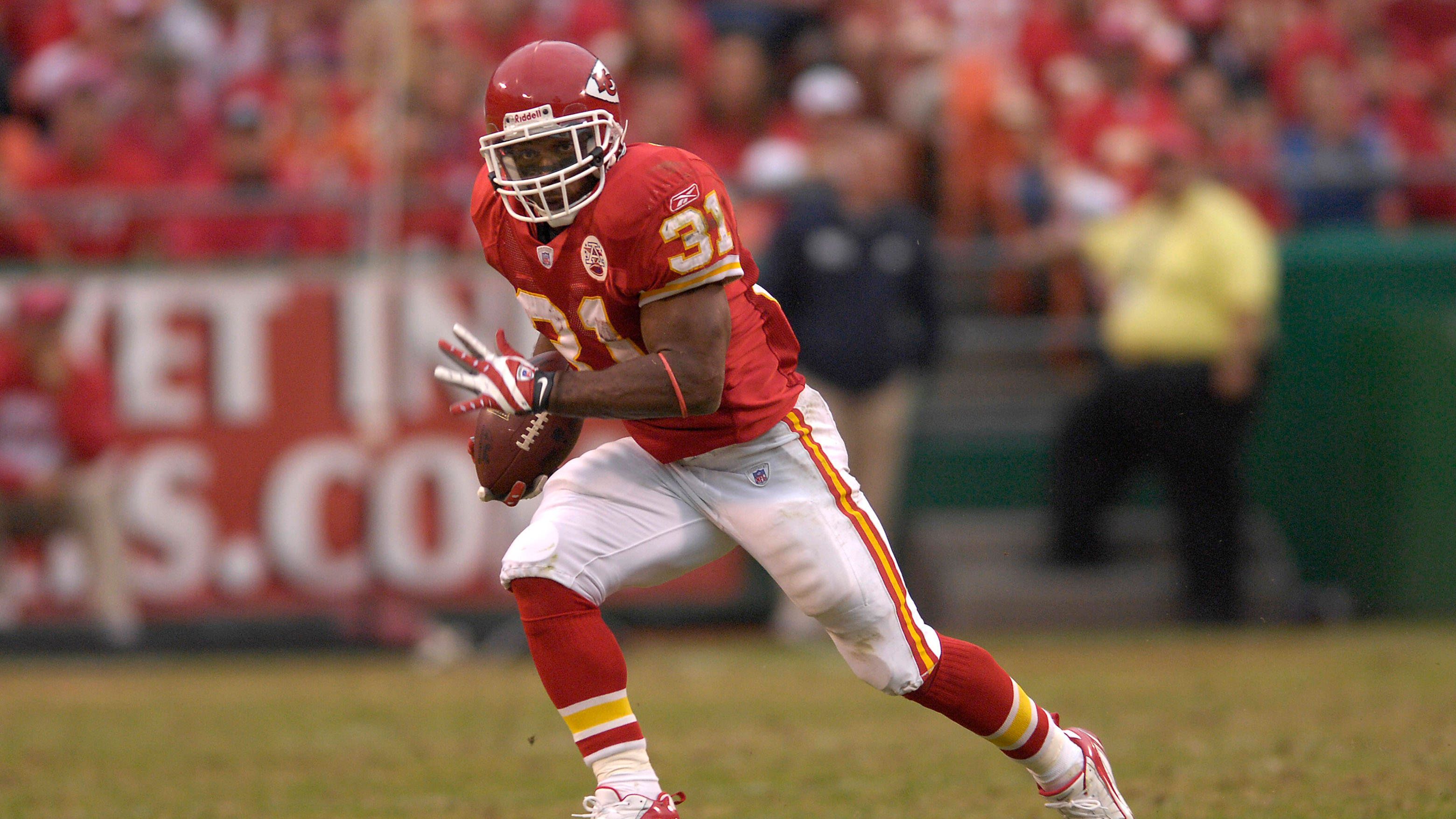 <strong>8. Priest Holmes zu den Kansas City Chiefs (2001)</strong><br>Holmes wurde zum führenden Rusher der NFL und hatte mehrere starke Saisons mit den Chiefs.