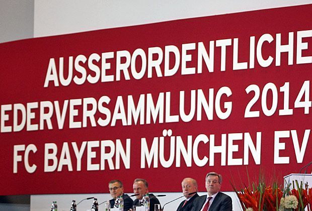 
                <strong>Da steht's Rot auf Weiß</strong><br>
                Der FC Bayern München lädt seine Mitglieder zu einer außerordentlichen Versammlung ein. Tagesordnungspunkte sind vor allem der Abschied von Uli Hoeneß und die Wahl des neuen Präsidenten Karl Hopfner.
              