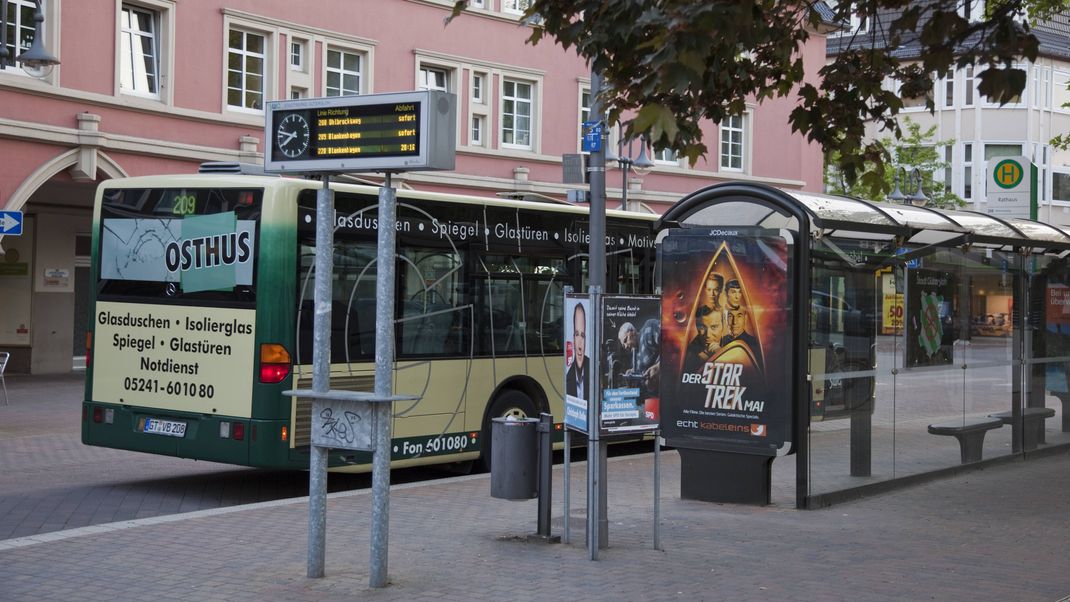 Eine Bushaltestelle in Gütersloh (Symbolbild). 