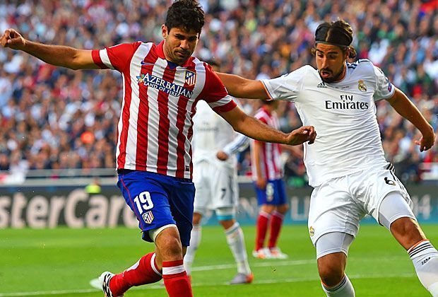 
                <strong>Champions-League-Finale: Real Madrid vs. Atletico Madrid</strong><br>
                Reals Sami Khedira (r.) steht wie auch Atletico-Stürmer Diego Costa (l.) überraschend in der Startelf. Allerdings muss der spanische Angreifer früh das Feld verlassen ...
              