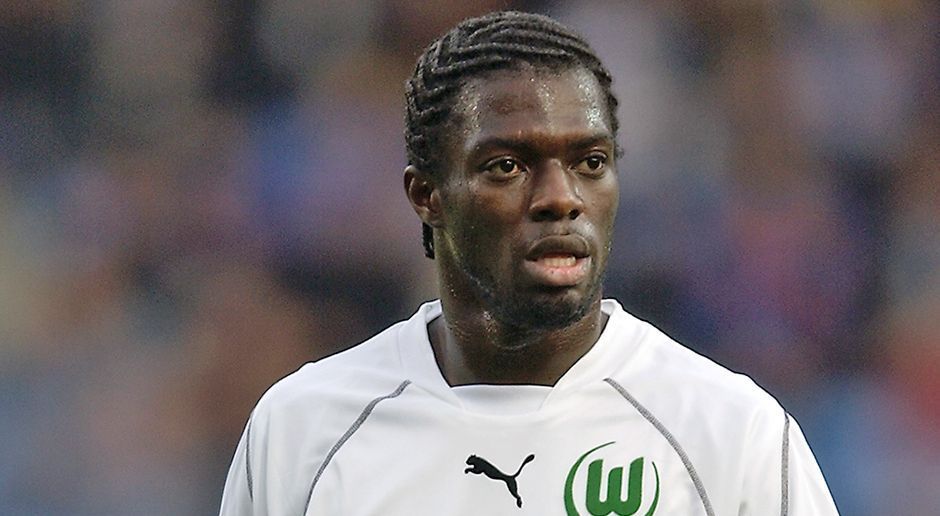 
                <strong>Abwehr: Hans Sarpei (VfL Wolfsburg)</strong><br>
                Hans Sarpei. 'Nuff said.
              