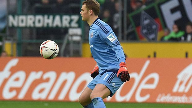 
                <strong>Manuel Neuer (Bayern München)</strong><br>
                Manuel Neuer (Bayern München): Beim 0:1 und 0:3 chancenlos, gegen den völlig freien Korb herausragend (64.) und beim 0:2 mit einem Stellungsfehler. Wieder ein Patzer gegen Gladbach -  die schwarze Serie geht weiter. ran-Note: 4.
              