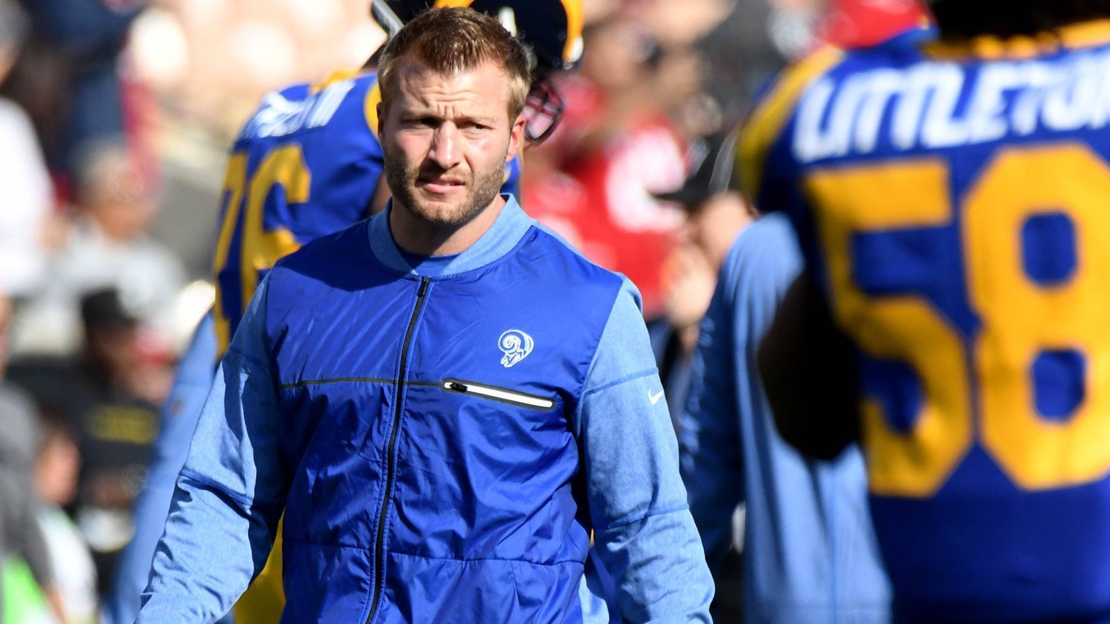 
                <strong>Sean McVay (Head Coach der Los Angeles Rams)</strong><br>
                Sean McVay hat seine erste Saison als Head Coach hinter sich gebracht und die Los Angeles Rams auf Anhieb in die Playoffs geführt. Möglicherweise hat er die taktischen Kniffe bei Gruden gelernt. In der Saison 2008 arbeitete McVay unter ihm bei den Tampa Bay Buccaneers als Assistant Wide Receiver Coach - dies war seine erste Trainerstation.
              