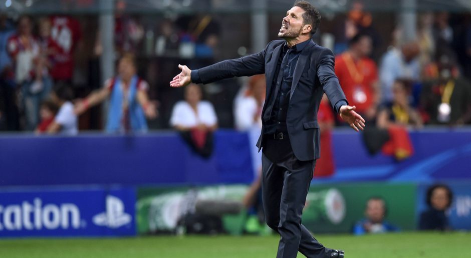 
                <strong>Diego Simeone beim Champions-League-Finale</strong><br>
                Während des Elfmeterschießens stachelt er die Fans noch einmal an. Aber es nutzt nichts. Juanfran scheitert am Pfosten, Ronaldo trifft. 6:4 nach Elfmeterschießen für Real.
              