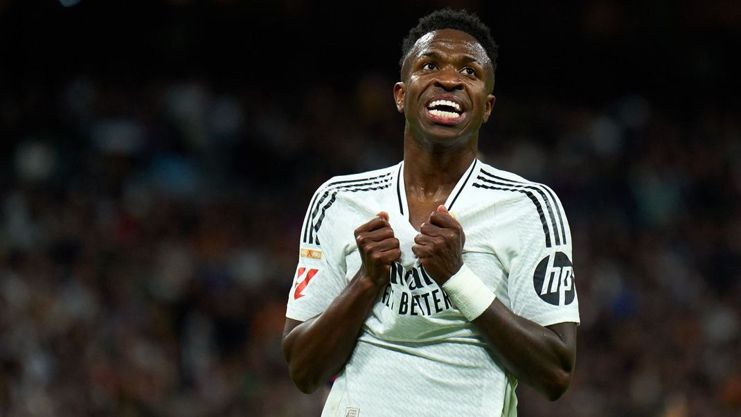 Klub WM live Gruppe H: Am Mittwoch, den 18. Juni, treffen Real mit ihren Star Vinicius Junior und das Team von Al Hilal in Miami aufeinander. Anstoß ist um 21 Uhr. Mit unserem ran.de Liveticker mit dabei, wenn im Hard Rock Stadium der Ball zum Spiel rollt.