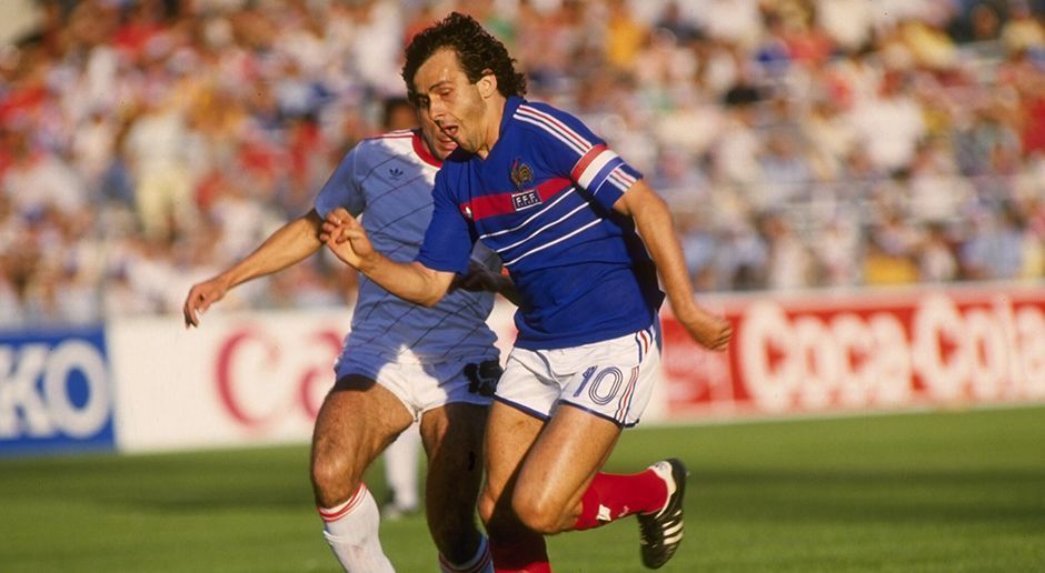 
                <strong>Michel Platini</strong><br>
                Michel Platini: Nur er darf im Hinblick auf den französischen Fußball mit Zidane in einem Satz genannt werden. Michel Platini gewann mit Frankreich 1984 die Europameisterschaft.
              