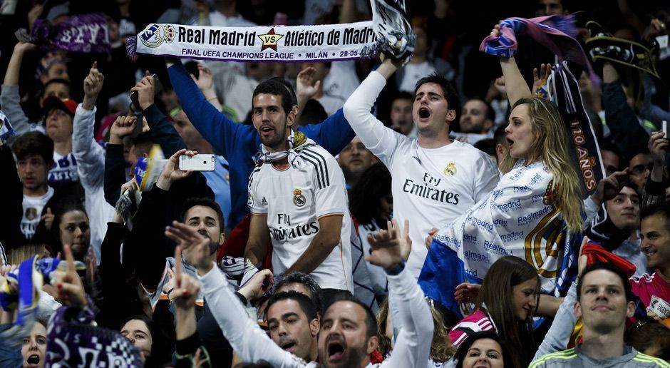 
                <strong>Real-Fans "not amused"</strong><br>
                Ronaldo polarisiert, das ist nichts Neues. Doch die Fans der Königlichen haben dem Superstar bislang einige Ego-Trip verziehen. So langsam scheint sich das Blatt jedoch zu wenden. 84 Prozent der teilnehmenden Fans schlugen sich bei einer Umfrage der Madrider Sportzeitung AS im "Ronaldo-Zidane-Streit" auf die Seite des Trainers. Ein klares Zeichen.
              