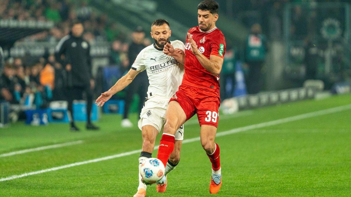 Zweikampf im Derby zwischen Gladbach und Köln