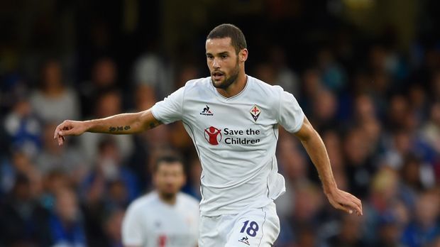 
                <strong>Mario Suarez</strong><br>
                Mario Suarez: Der spanische Nationalspieler in Reihen des AC Florenz soll seinen Berater angeblich aufgefordert haben, Verhandlungen mit den "Reds" einzuleiten. Der Defensivspieler strebt wohl schnellstmöglich einen Wechsel an. Berichten zufolge soll ein Transfer zu Liverpool eine wahrscheinliche Option darstellen. (Quelle: Tuttomercato)
              