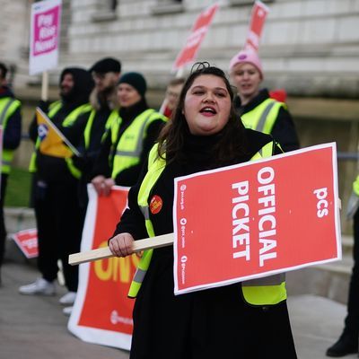 Streiks in Großbritannien: Größter Arbeitskampf seit Jahrzehnten - mit Folgen für Sunak.