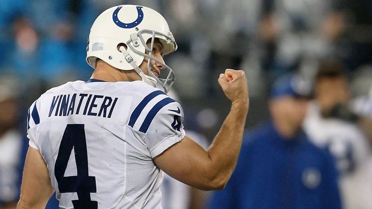 Vinatieri besiegelt umstrittenen Colts Sieg gegen Falcons