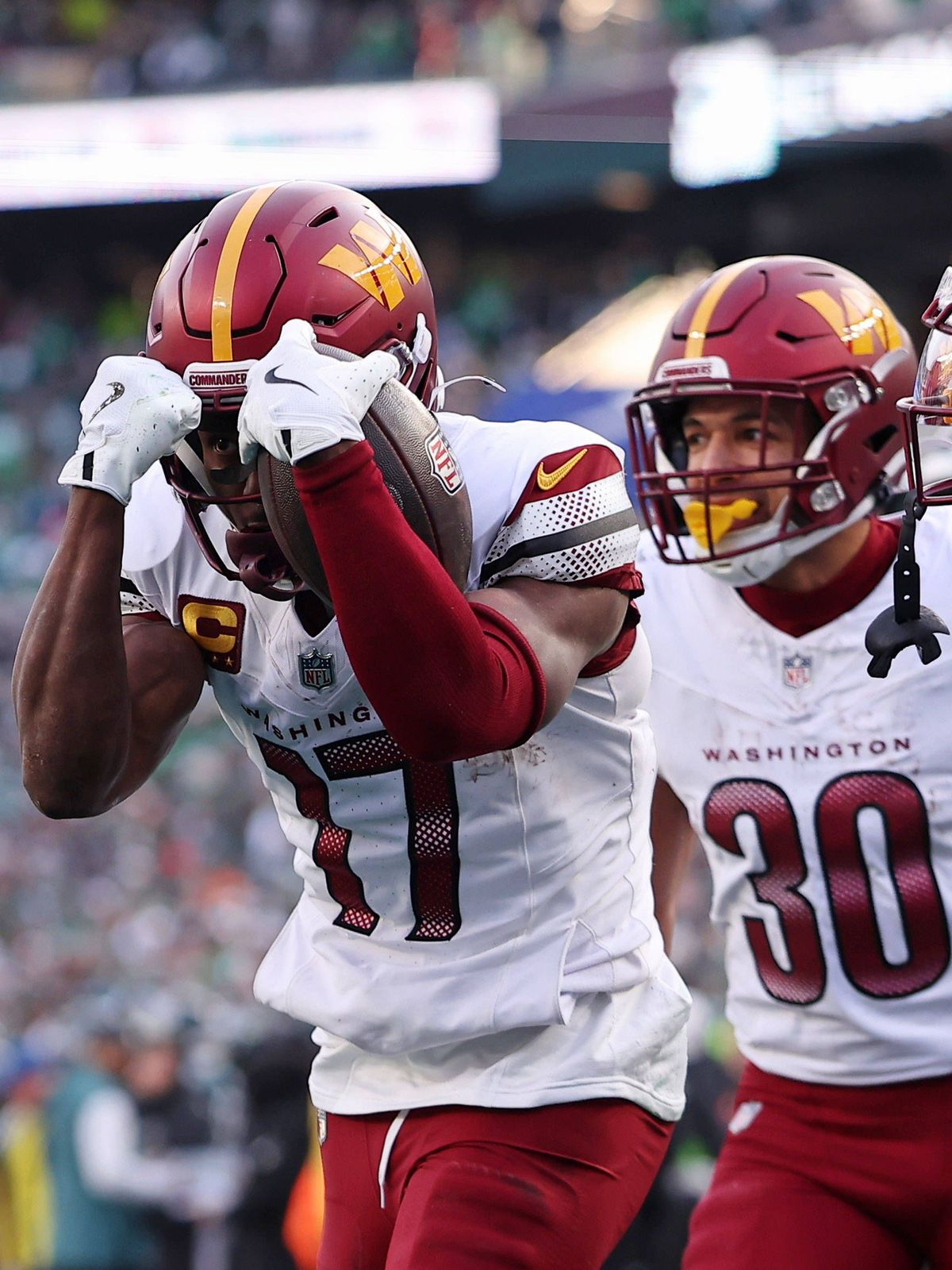 NFL, American Football Herren, USA NFC Championship-Washington Commanders at Philadelphia Eagles Jan 26, 2025; Philadelphia, PA, USA; Washington Commanders wide receiver Terry McLaurin (17) reacts ...