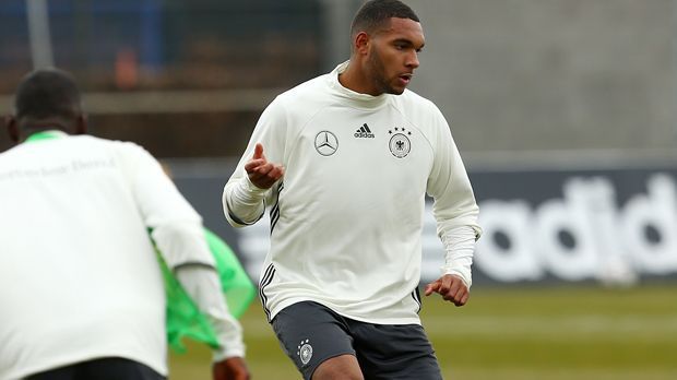 
                <strong>Innenverteidiger: Jonathan Tah (Deutschland)</strong><br>
                Innenverteidiger: Jonathan Tah (Deutschland) – Ist in Leverkusen zum Stammspieler gereift und könnte zur Überraschung im DFB-Team werden. Zwar ist Tah noch ohne Einsatz in der A-Nationalmannschaft (Stand 25.3.2016), doch je nachdem, wie lange Jerome Boateng noch ausfällt, könnte Tah sehr schnell zum EM-Verteidiger werden. 
              