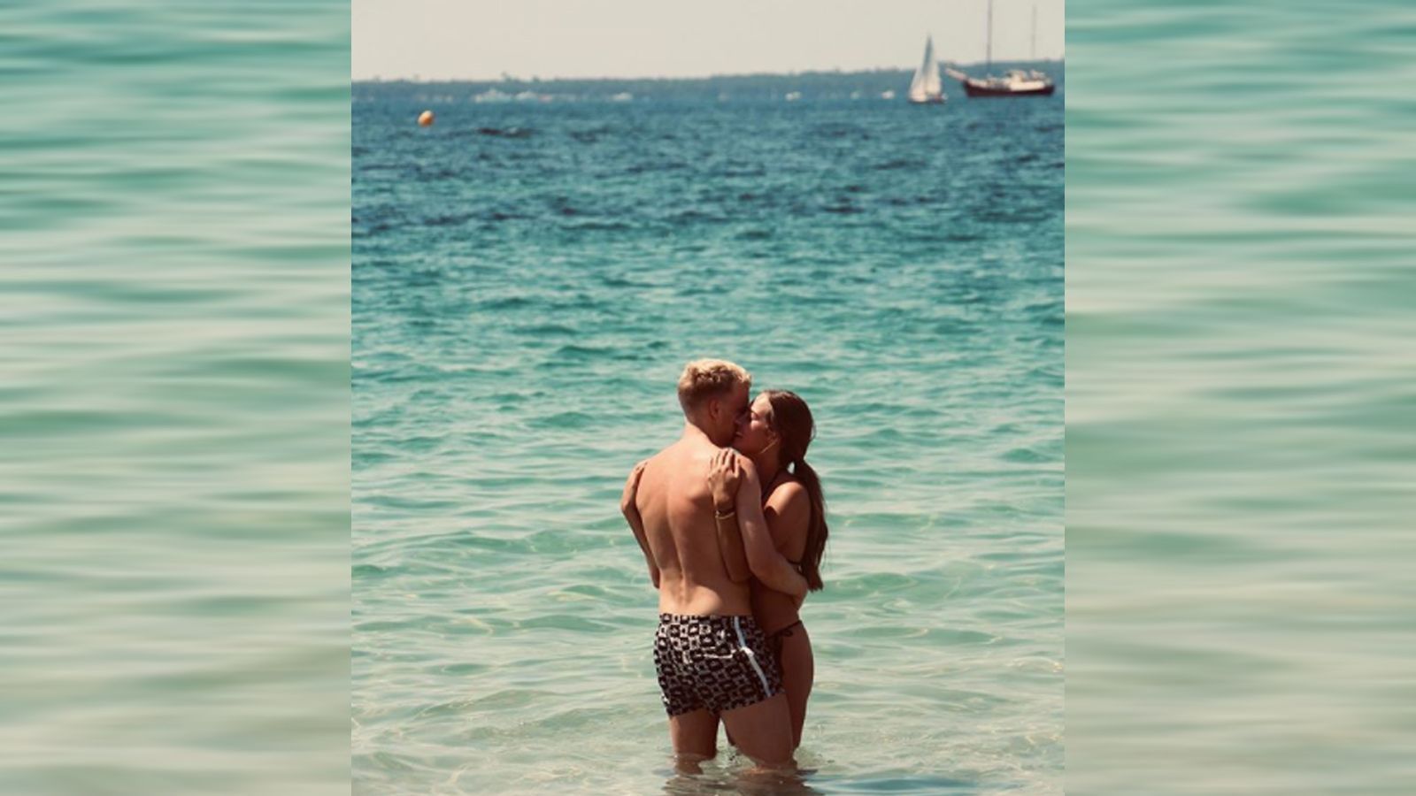 
                <strong>Donny van de Beek und Estelle Bergkamp</strong><br>
                Zuletzt verbrachten Donny und Estelle einen Liebesurlaub, anlässlich des baldigen, ersten Jahrestages ihrer Beziehung. "Already one year together today", kommentierte van de Beek das Bild mit spektakulärem Meeresblick, welches Anfang August 2020 entstand.
              