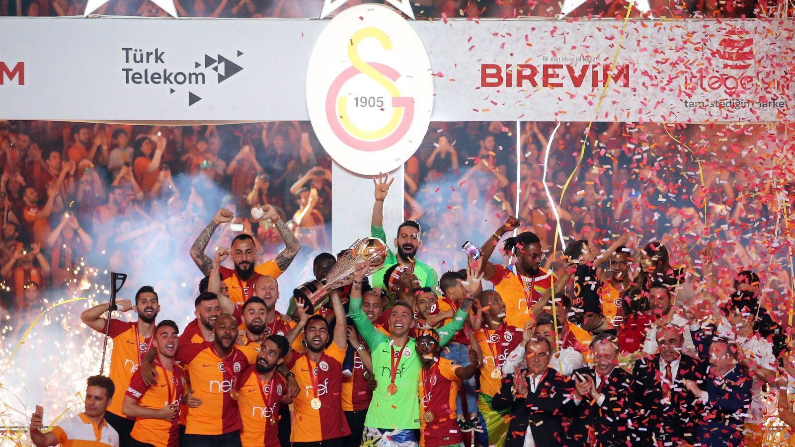 
                <strong>Topf 4: Galatasary Istanbul</strong><br>
                Meister in der TürkeiGrößter CL-Erfolg: Viertelfinale 2001, 2013
              