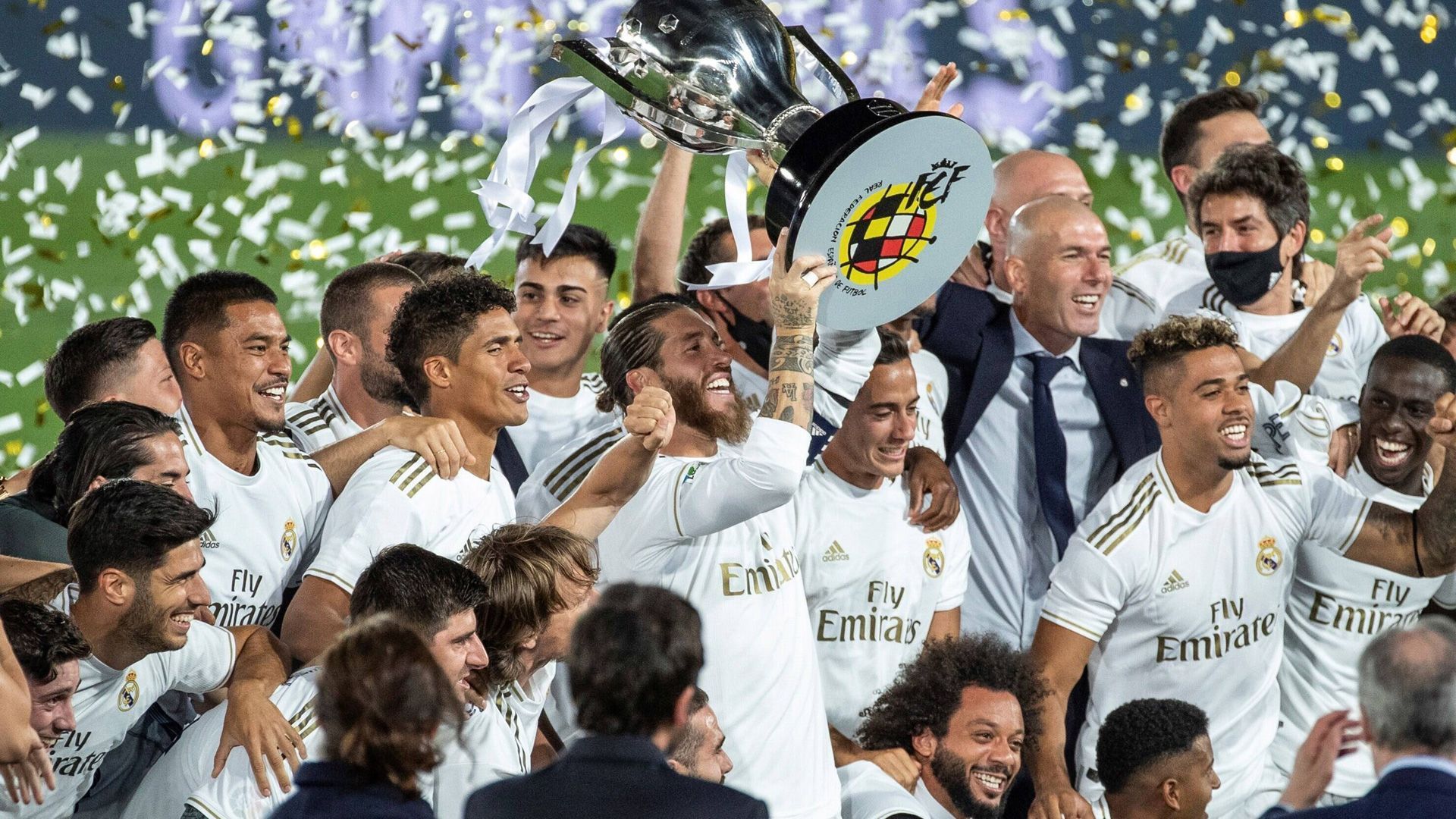 
                <strong>Real Madrid (Spanien)</strong><br>
                Als spanischer Meister ist auch Serienteilnehmer Real Madrid erneut in der Champions League dabei. Letztmals nahmen die Königlichen in der Saison 1996/97 nicht an der Königsklasse teil. Mit 13 Erfolgen ist Real der Rekordsieger in der Champions League bzw. dem Vorgänger Europapokal der Landesmeister.
              