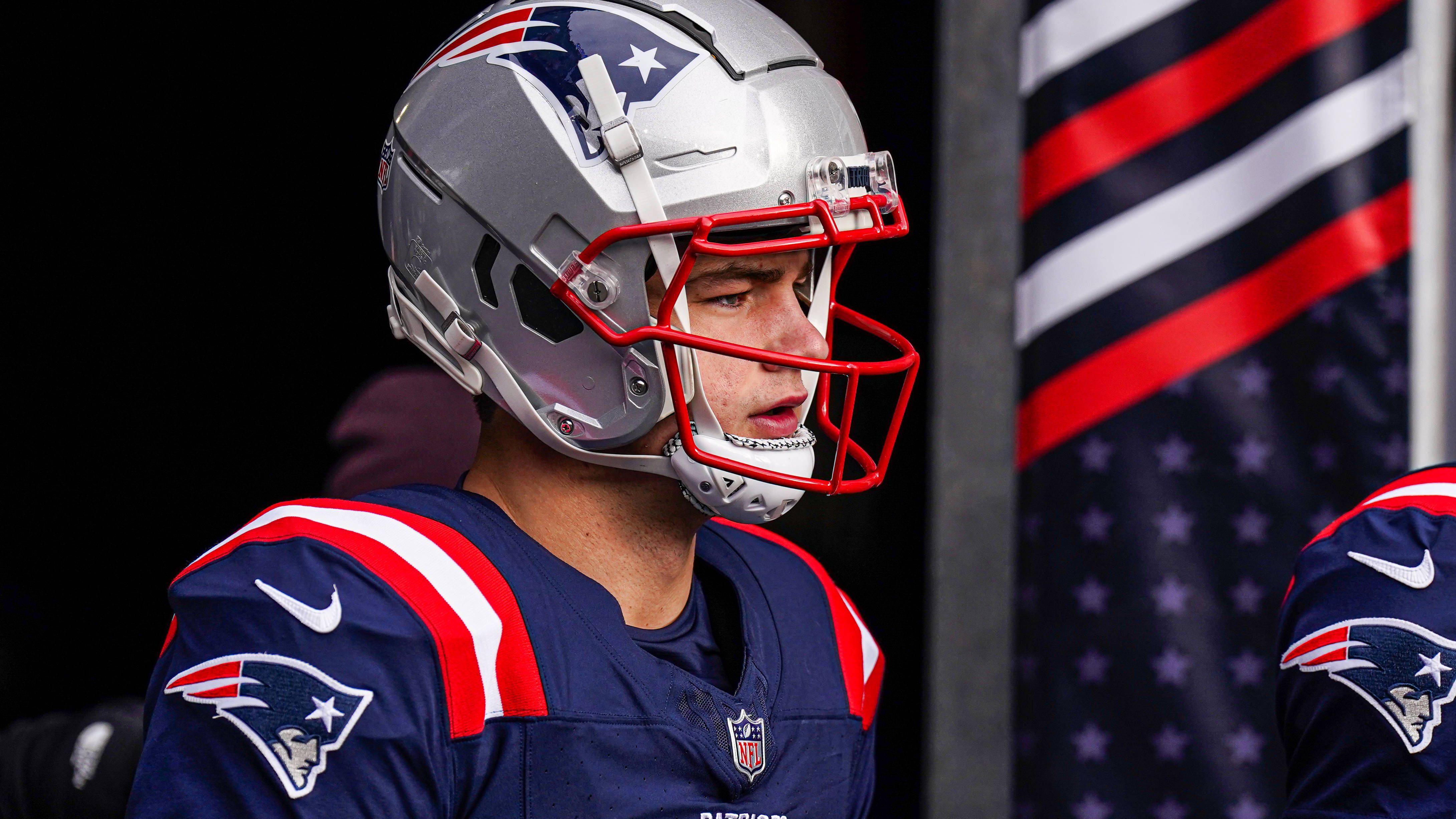 <strong>AFC East: New England Patriots</strong><br>Woche 1: vs. Raiders<br>Woche 2: at Dolphins<br>Woche 3: vs. Steelers<br>Woche 4: vs. Panthers<br>Woche 5: at Bills (SNF)<br>Woche 6: at Saints<br>Woche 7: at Titans<br>Woche 8: vs. Browns<br>Woche 9: vs. Falcons<br>Woche 10: at Buccaneers<br>Woche 11: vs. Jets (TNF)<br>Woche 12: at Bengals<br>Woche 13: vs. Giants (MNF)<br>Woche 14: Bye<br>Woche 15: vs. Bills<br>Woche 16: at Ravens<br>Woche 17: at Jets<br>Woche 18: vs. Dolphins