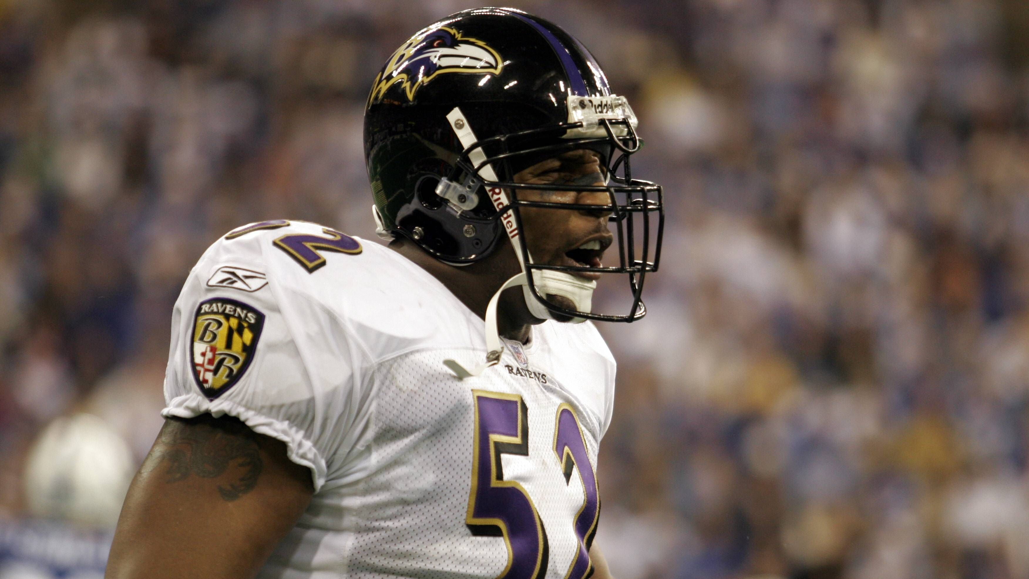 <strong>Ray Lewis (2001) - Linebacker, Baltimore Ravens</strong>