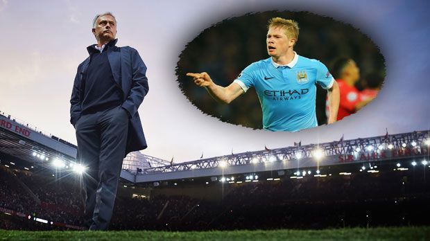 
                <strong>Mourinho vs. DeBruyne</strong><br>
                Mourinho vs. DeBruyne:  Seit seinem Wechsel von Wolfsburg zu Manchester City ist DeBruyne der Leistungsträger schlechthin bei den Cityzen. Im Derby gegen Manchester United will der 25-Jährige seinem Ex-Trainer zeigen, dass er ihn damals zu Unrecht "vom Hof gejagt" hatte.
              