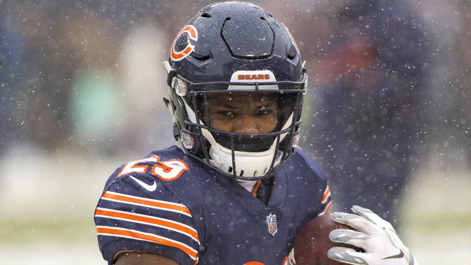 
                <strong>Tarik Cohen</strong><br>
                Die Running Backs Tarik Cohen und Darren Sproles sind mit 1,67 m die kleinsten Spieler
              