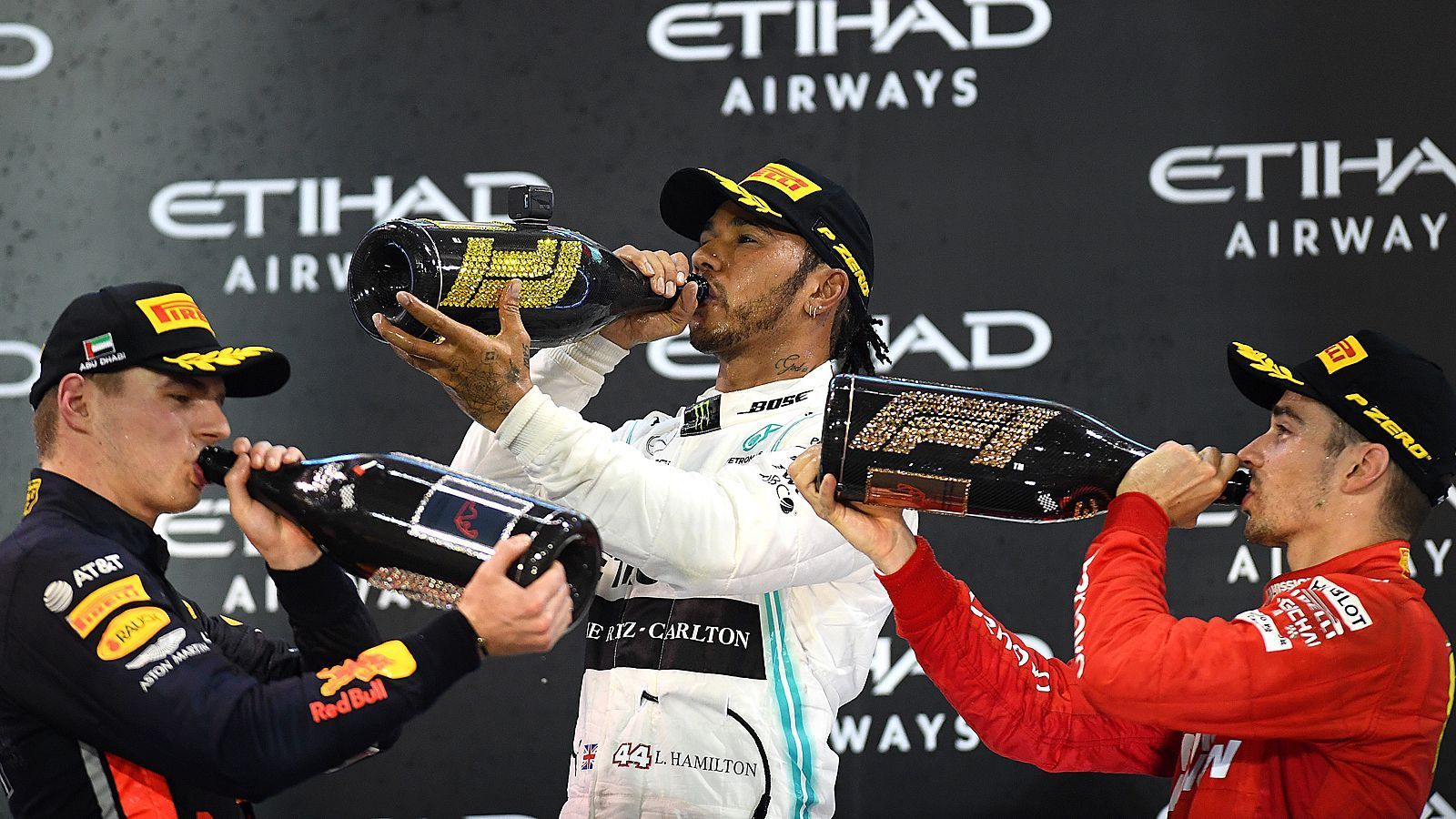 
                <strong>Formel 1: Das Fahrer-Ranking - die Piloten haben gewählt</strong><br>
                Nach dem Ende der Formel-1-Saison 2019 sind die Piloten gefragt. Die offizielle Homepage der Königsklasse des Motorsports, "formula1.com", ließ die 20 Fahrer anonym über ihre Top 10 der besten Piloten des Jahres abstimmen. 15 der Befragten nahmen an dem Voting teil, Lewis Hamilton, Valtteri Bottas, Sebastian Vettel, Charles Leclerc und Kimi Räikkönen enthielten sich. ran.de zeigt die zehn Piloten, die die meisten Punkte erhielten.
              