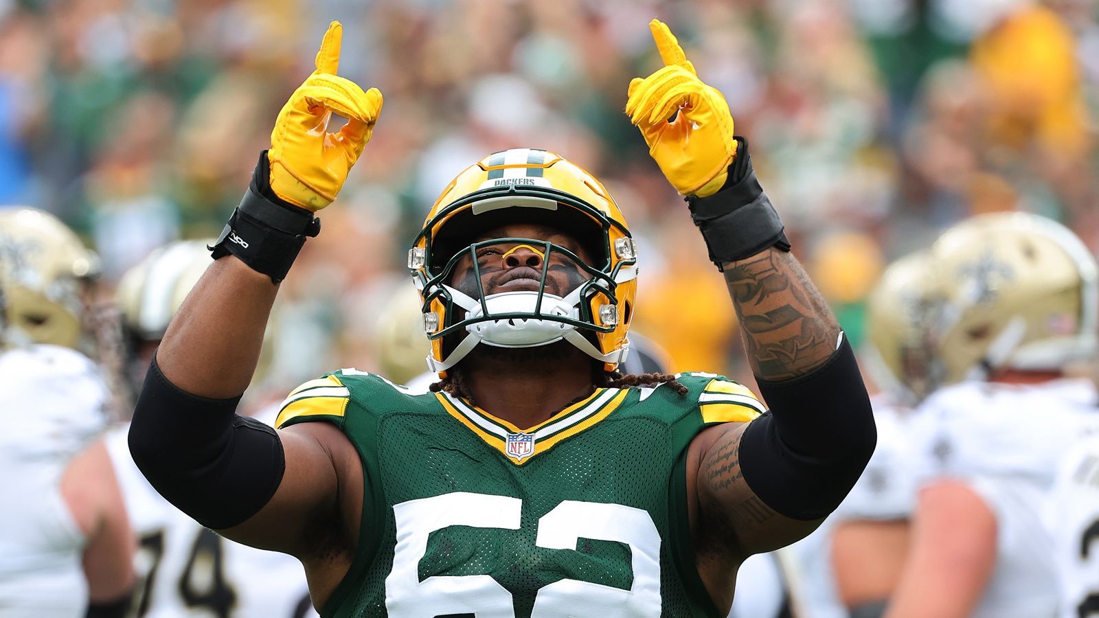 <strong>Green Bay Packers: Rashan Gary<br></strong>Wir waren kurz davor zu sagen, den einen Packers-MVP gibt es bislang einfach nicht. Kein einziger Spieler konnte konstant überzeugen oder war verletzungsfrei. Wenn überhaupt, dann kann man Linebacker Gary nennen. 4,5 Sacks und 15 Tackles sind solide.&nbsp;