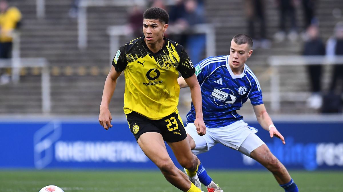 Borussia Dortmund U23 - Schalke 04 U23 ** NUR FÜR REDAKTIONELLE ZWECKE ** EDITORIAL USE ONLY **<p>Fußball Regionalliga West 15.Spieltag: Borussia Dortmund U23 - Schalke 04 U23 am 08.11.2025 im Stad...