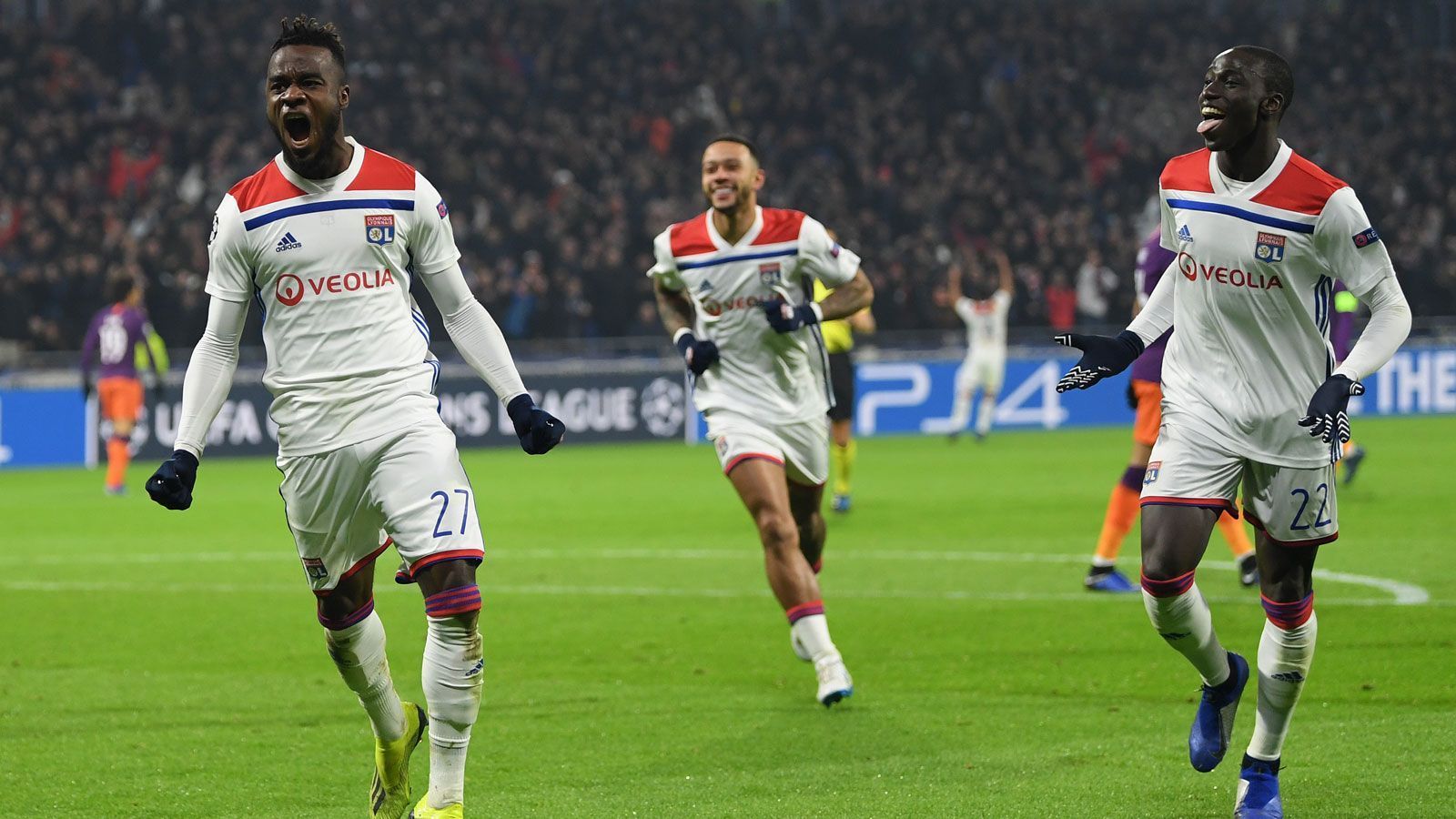 
                <strong>Platz 12: Olympique Lyon </strong><br>
                Schon die Qualifikation für das Achtelfinale war ein riesiger Erfolg für Olympique. Gegen Juventus Turin konnte Lyon vor der Pause dann mit einem 1:0-Sieg für die Überraschung sorgen, doch die Aufgabe im Rückspiel wird immens schwer. Da die Liga in Frankreich abgebrochen wurde und die neue Saison erst Ende August starten soll, wird Lyon knapp fünf Monate ohne Pflichtspiel gewesen sein, ehe das Spiel in Turin stattfindet. Zudem fehlt ihnen dort Hinspiel-Torschütze Lucas Tousart, der bereits zu Hertha BSC Berlin gewechselt ist.
              