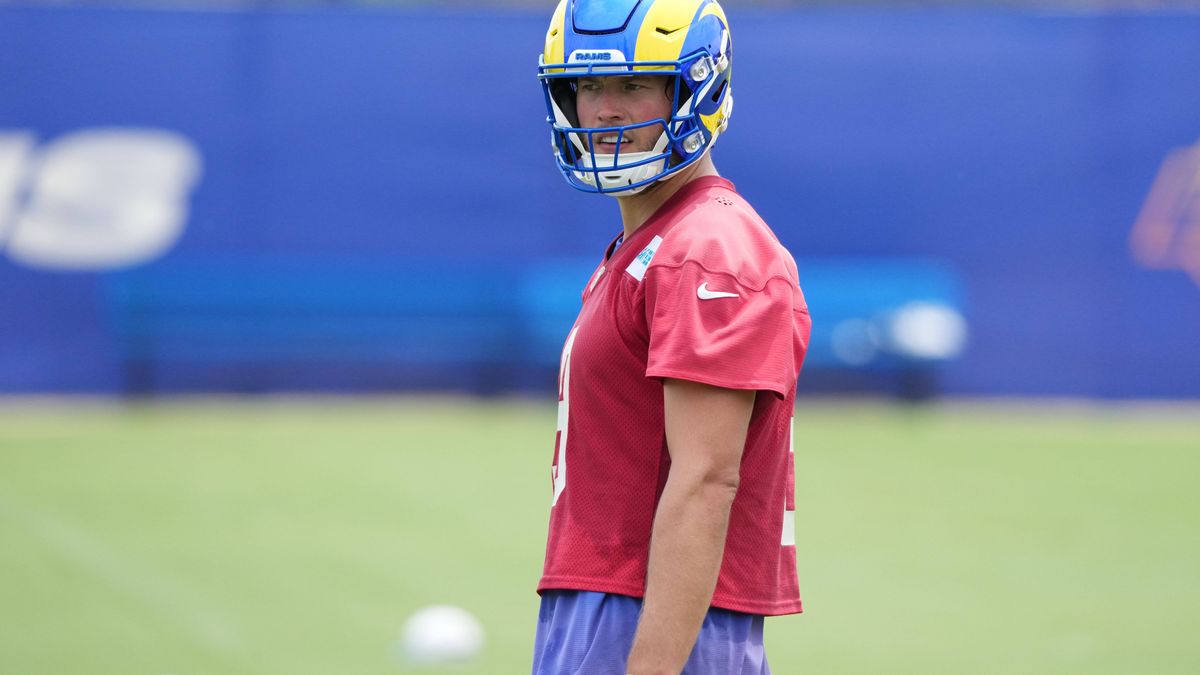 NFL, American Football Herren, USA Los Angeles Rams OTA Jun 3, 2025; Woodland Hills, CA, USA; Los Angeles Rams quarterback Matthew Stafford (9) during organized team activities at Rams Practice Fac...