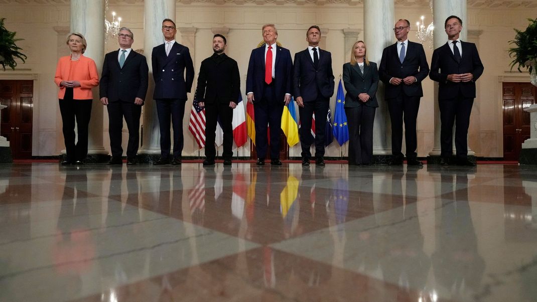 Die europäischen Staats- und Regierungschefs bei US-Präsident Trump im Weißen Haus