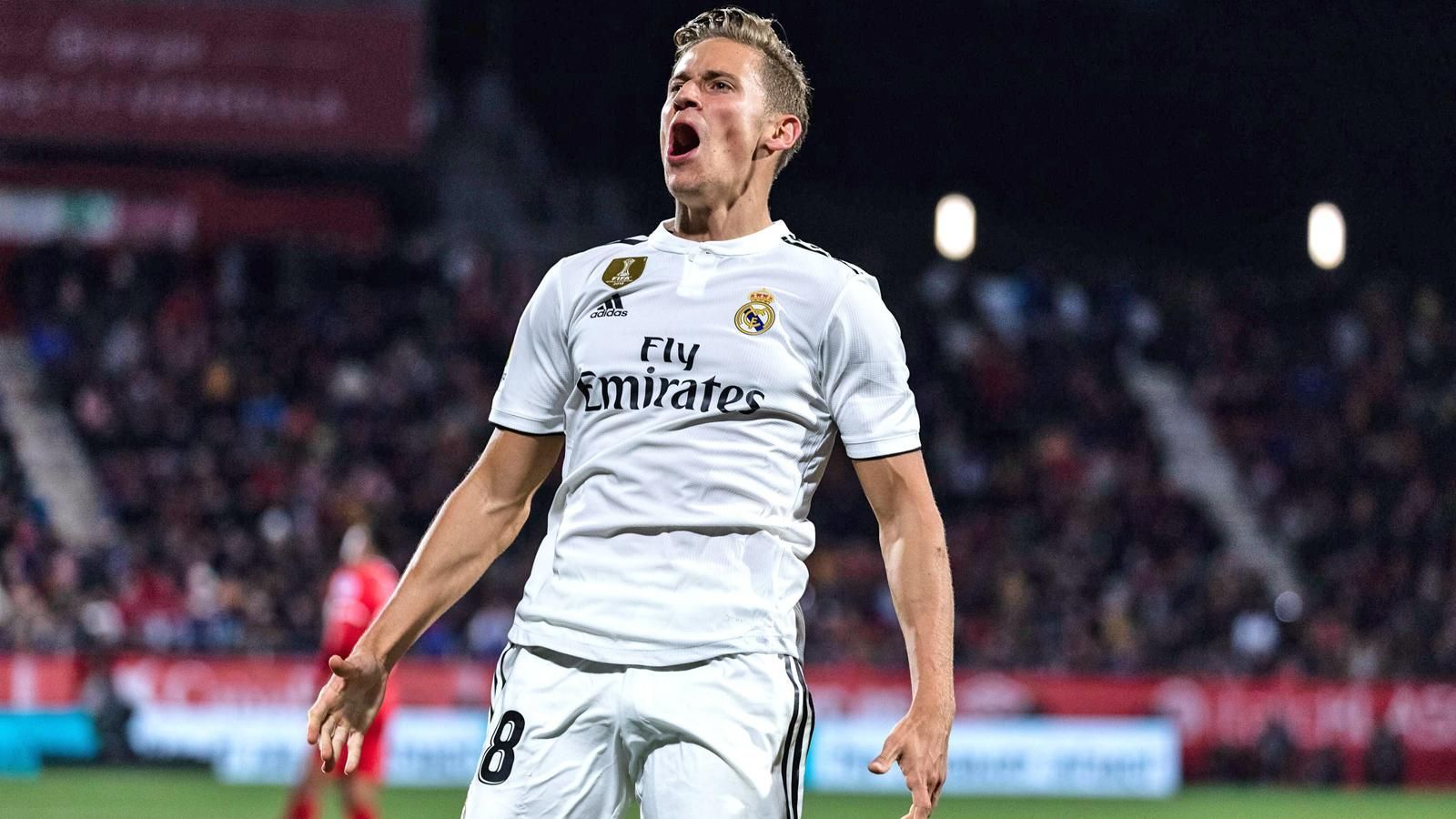 
                <strong>Marcos Llorente</strong><br>
                Auch Marcos Llorente stand gegen Huesca in der stark verjüngten Startelf der "Königlichen". Für den Mittelfeldakteur war es bereits der fünfte La Liga-Einsatz in dieser Saison, vier davon von Beginn an. In der Copa del Rey sowie im Finale der FIFA-Klub WM steuerte der Spanier jeweils einen Treffer bei. Der mittlerweile 24-jährige Llorente durchlief bereits die Jugend von Real Madrid und feierte Ende 2015 in der Cop del Rey sein Pflichtspieldebüt für den dreizehnfachen Champions-League-Sieger. In der Saison 2016/2017 wurde Llorente für ein Jahr an Deportivo Alaves ausgeliehen. In Madrid hat der Mittelfeldspieler noch einen Vertrag bis 2021.
              